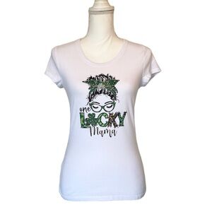 No Boundaries Custom St. Patrick’s Day Lucky Mama Scoop Tee Women’s Small
